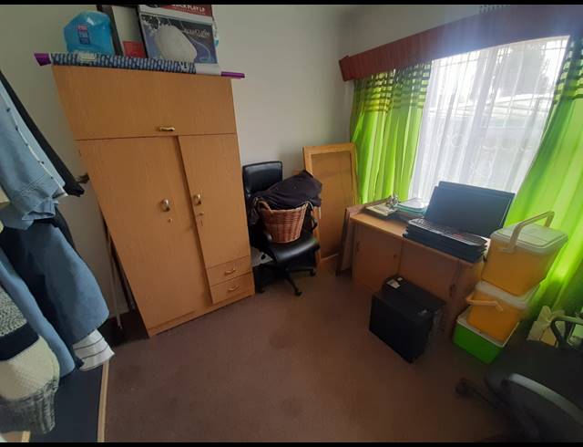 3 BEDROOM FREEHOLD FOR SALE IN MINNEBRON